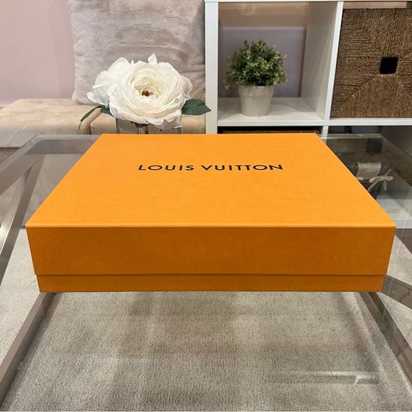 Louis Vuitton Magnetic Gift Box - Picture 2 of 9